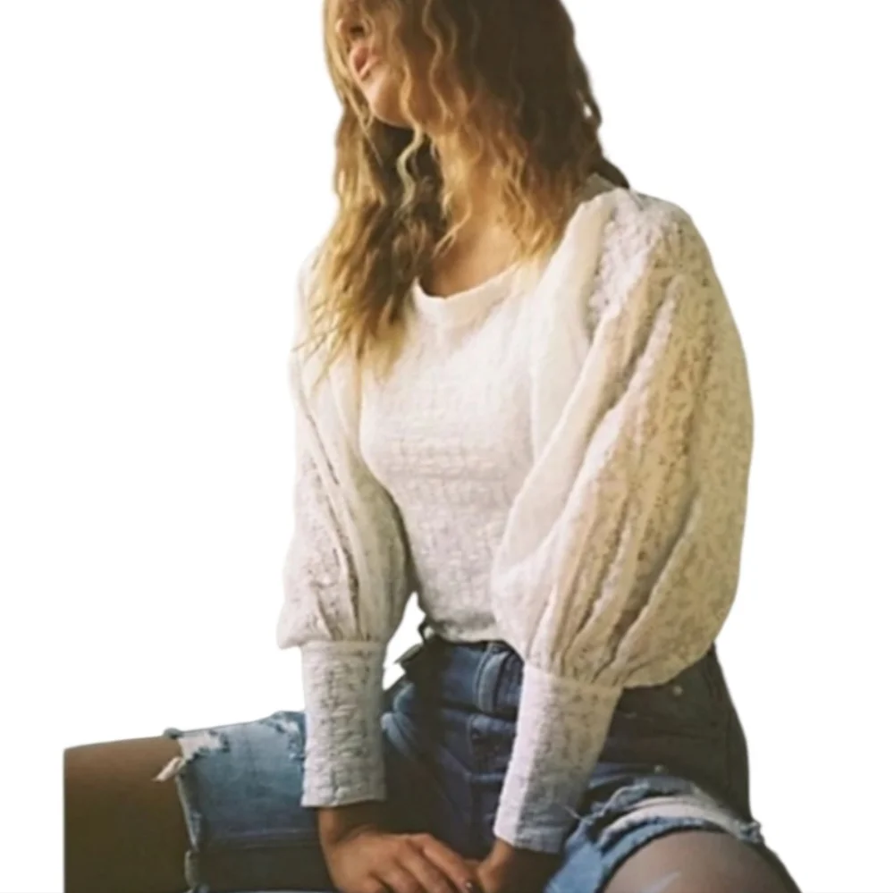 NWT Free People Off White Cropped Lace Top sz M